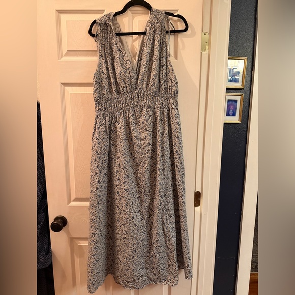 Madewell Sophia Smocked Midi Dress in Florentine Floral - Picture 10 of 11